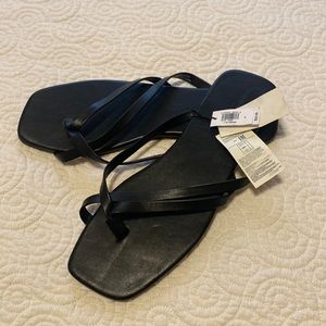 Brand New Banana Republic Barely There strappy casual sandal. Size 8 Black
